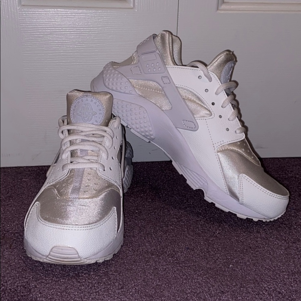 Nike Air Huarache (White) W Size 8.5